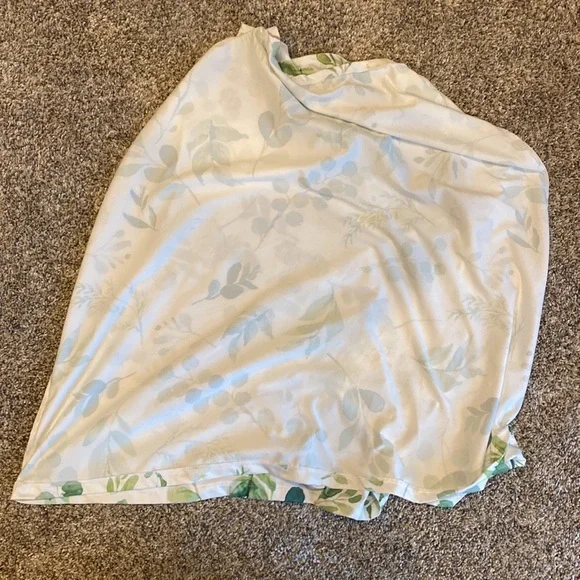 Car Seat/Nursing cover - Picture 5 of 8